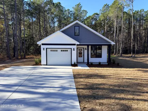 1152 Watts Landing Road, Hampstead, NC 28443