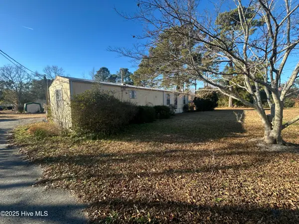 501 Hoover Road, Hampstead, NC 28443