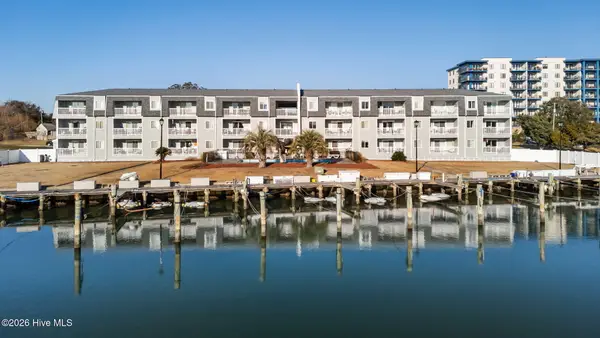 118 Lake Avenue #303, Morehead City, NC 28557