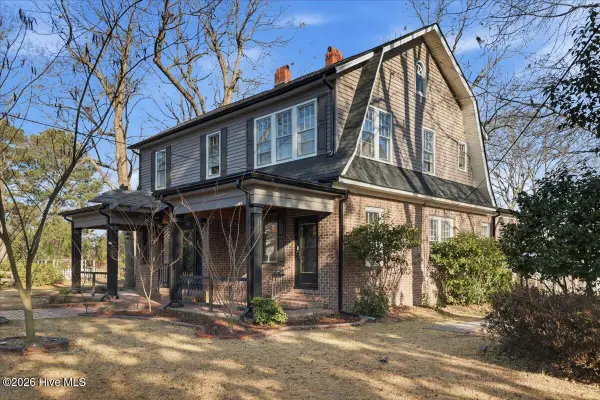 123 E College Street, Mount Olive, NC 28365