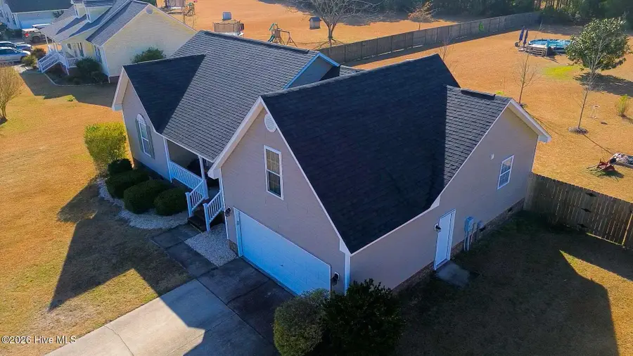 327 Oakmont Drive, Hampstead, NC 28443 - Image #3