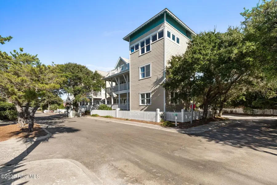 21 Keelson Row #Capt. Quarters D, Bald Head Island, NC 28461 - #3