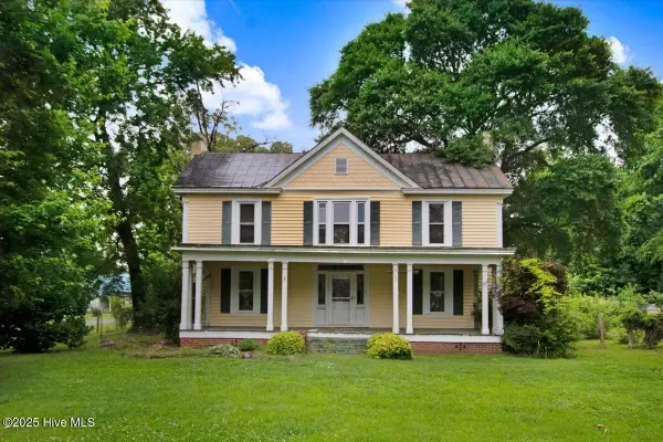 105 W Wayne Street, Fremont, NC 27830