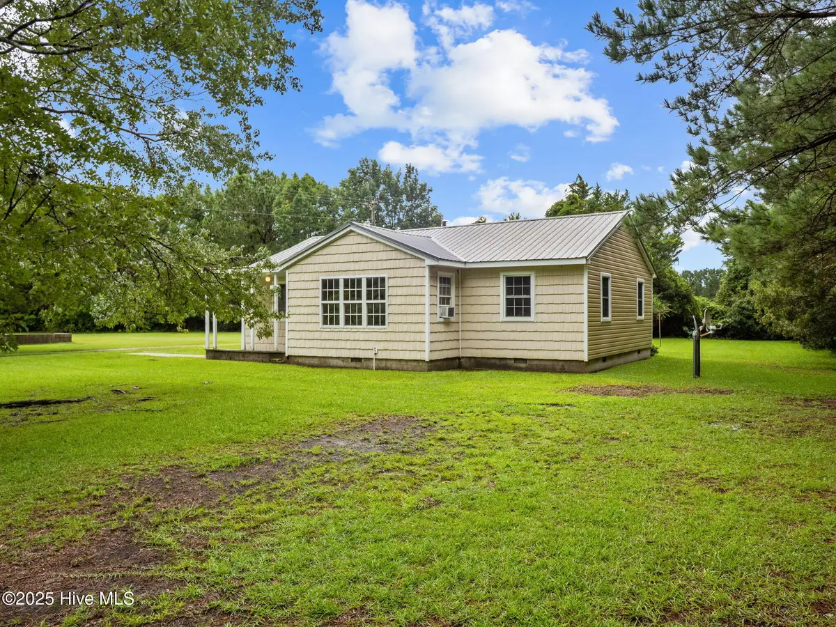 195 Queens Creek Road, Swansboro, NC 28584 - Image #1