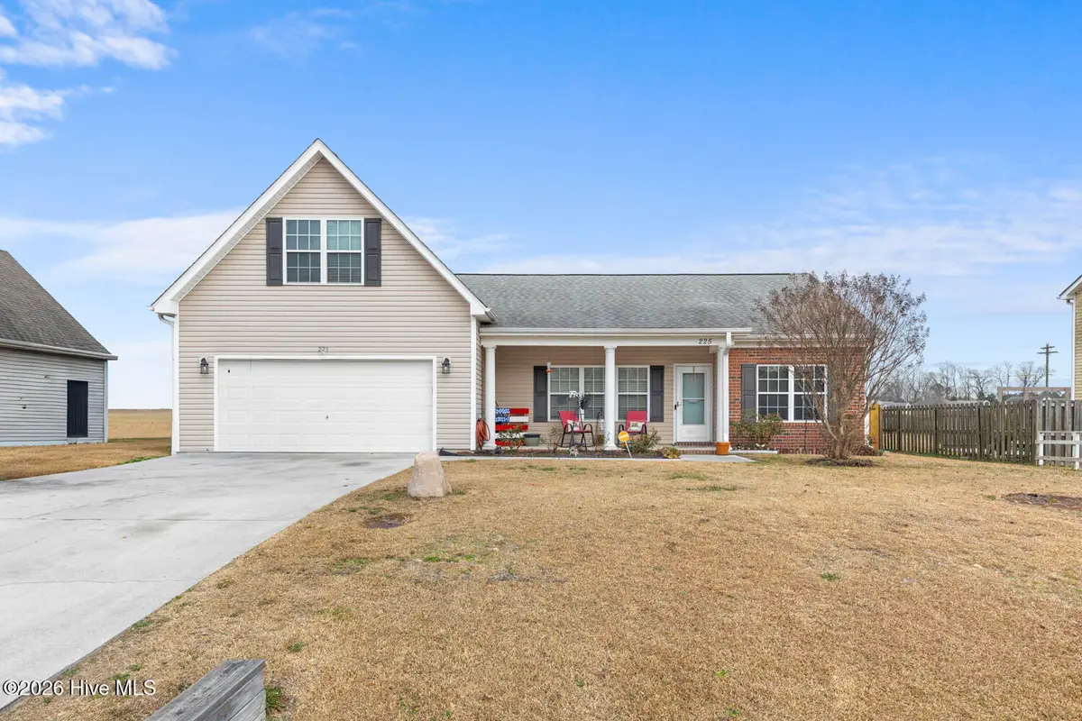 225 Bonanza Drive, Richlands, NC 28574 - Image #1