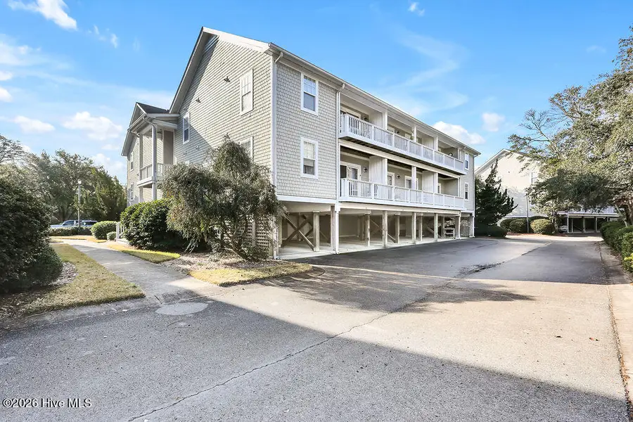 608 W Brown Street #Apt F, Southport, NC 28461 - Image #2