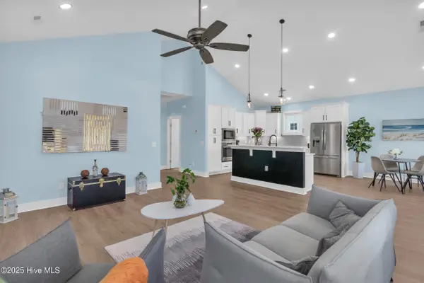 405 Ivy Lane, Carolina Beach, NC 28428