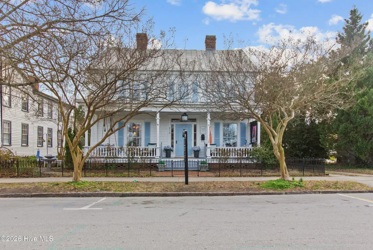219 Pollock Street, New Bern, NC 28560 - Image #1