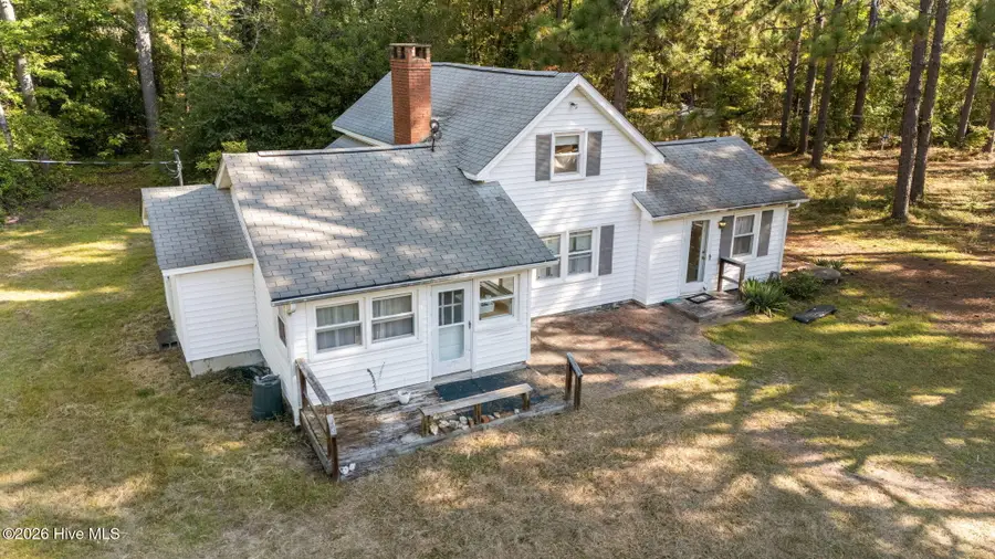 376 Foxfire Road, Aberdeen, NC 28315 - Image #3