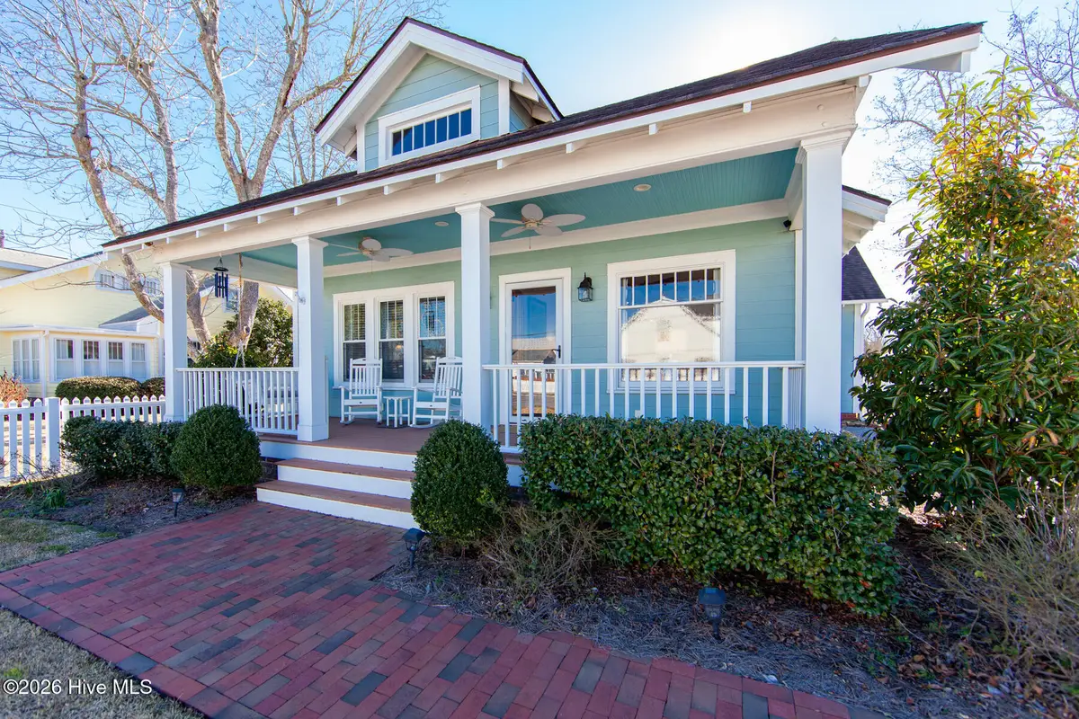 1108 Live Oak Street, Beaufort, NC 28516 - Image #1