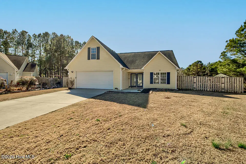215 W Woodbine Terrace, Burgaw, NC 28425 - Image #1