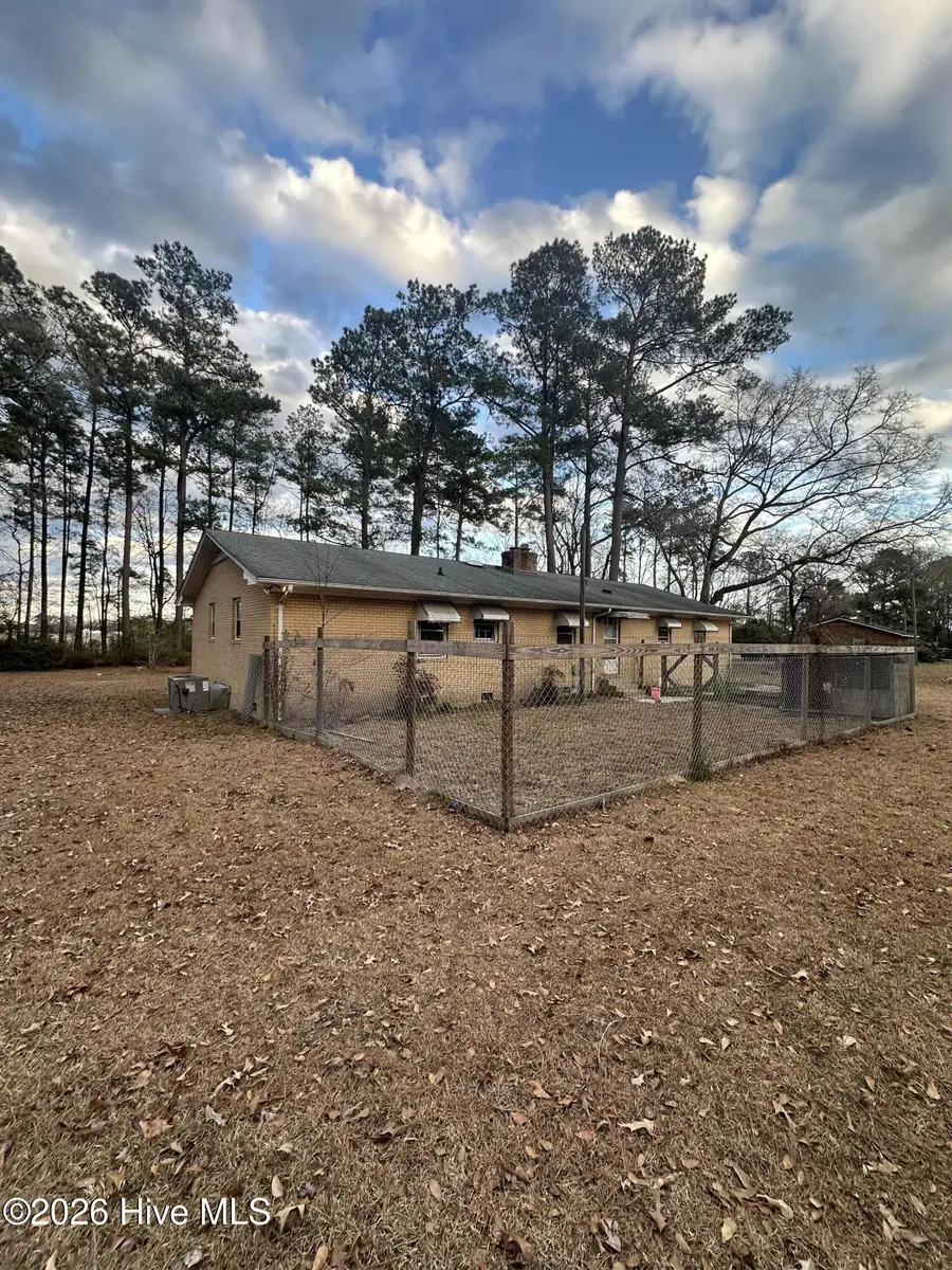 131 Pineway Street Ne, Whiteville, NC 28472 - Image #2