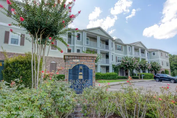 215 Valencia Court #Unit 203, Wilmington, NC 28412