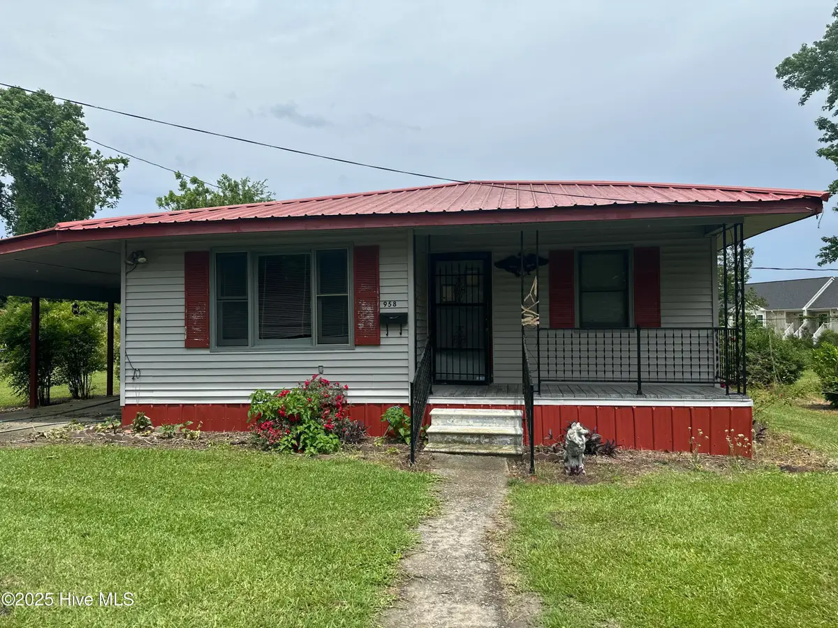 958 W Pantego Street, Belhaven, NC 27810 - Image #1