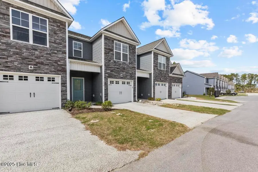 310 S Stingray Lane, Sneads Ferry, NC 28460 - Image #2