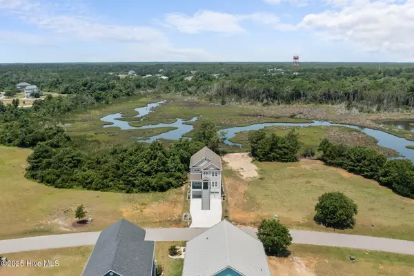 609 Cannonsgate Drive, Newport, NC 28570