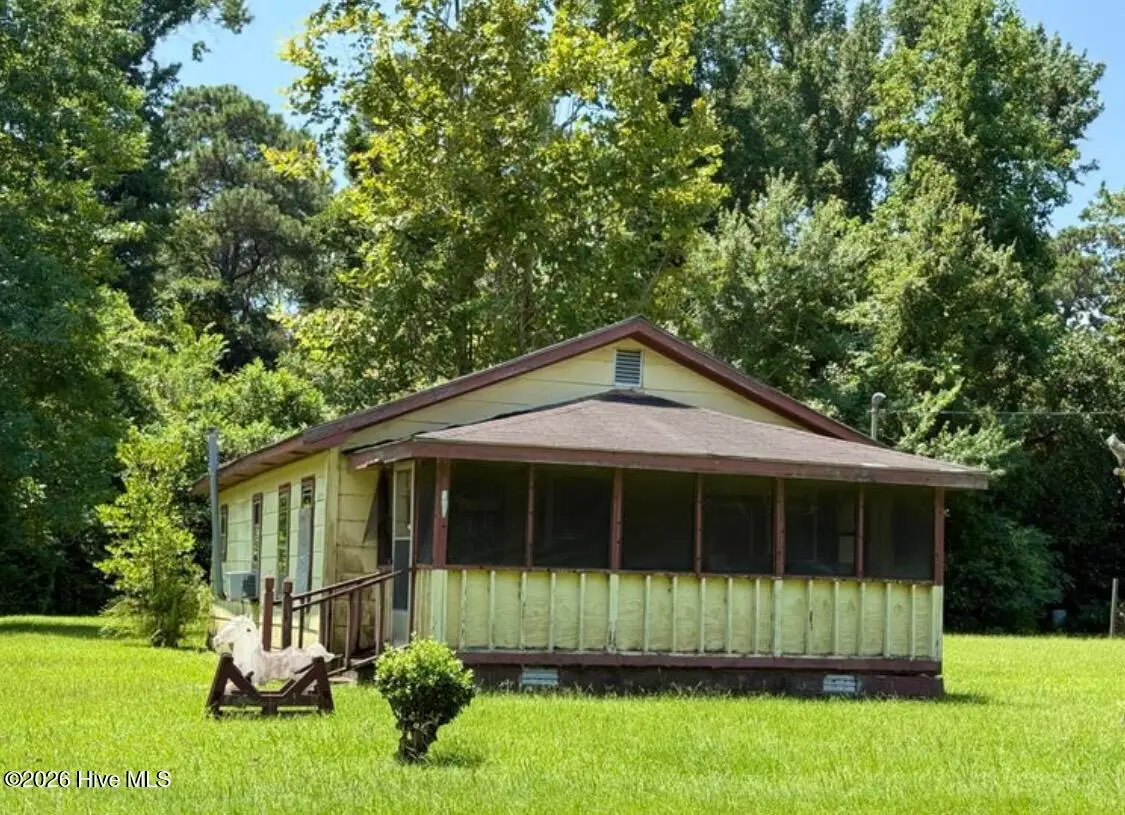 217 W South Street, Rose Hill, NC 28458 - Image #1