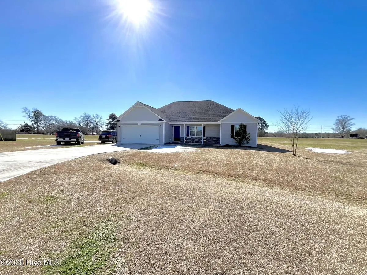 216 Trophy Ridge Drive, Richlands, NC 28574 - Image #1