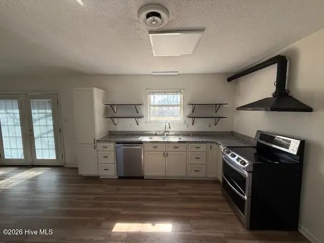 406 Sterling Road, Jacksonville, NC 28546 - Image #2