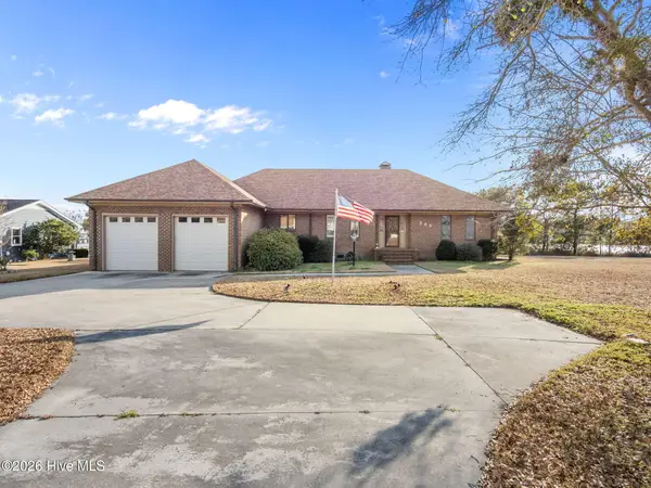 200 Pelican Drive, Newport, NC 28570