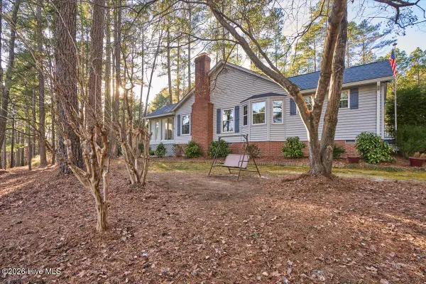 171 Pine Ridge Drive, Whispering Pines, NC 28327