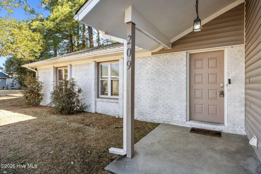 209 Warren Court, Jacksonville, NC 28546 - #2