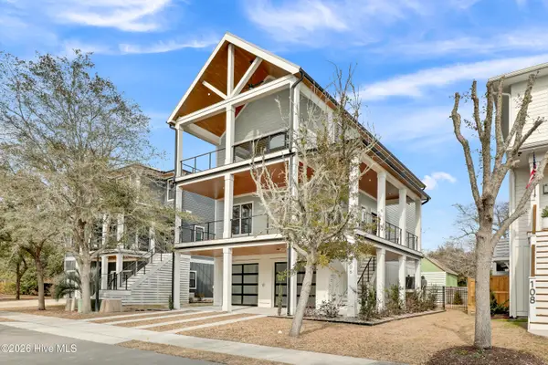 106 Diamond Point Court, Surf City, NC 28445