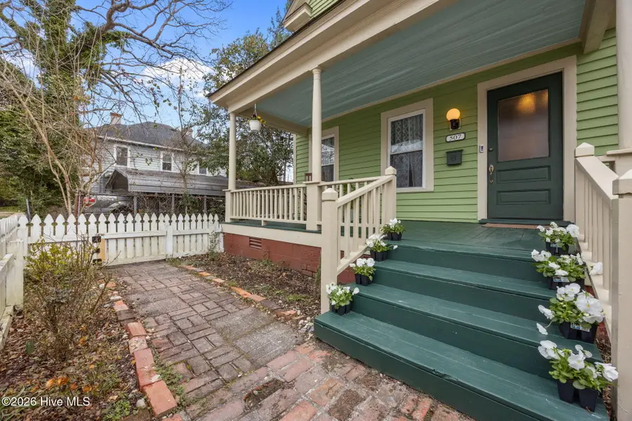 507 Blades Avenue, New Bern, NC 28560 - #2