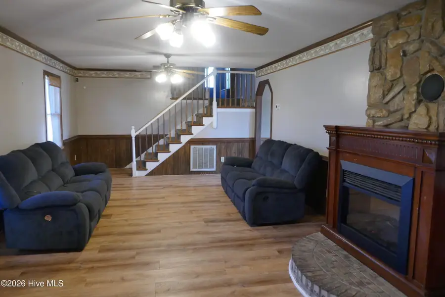 1803 Vine Street, Elizabeth City, NC 27909 - #3