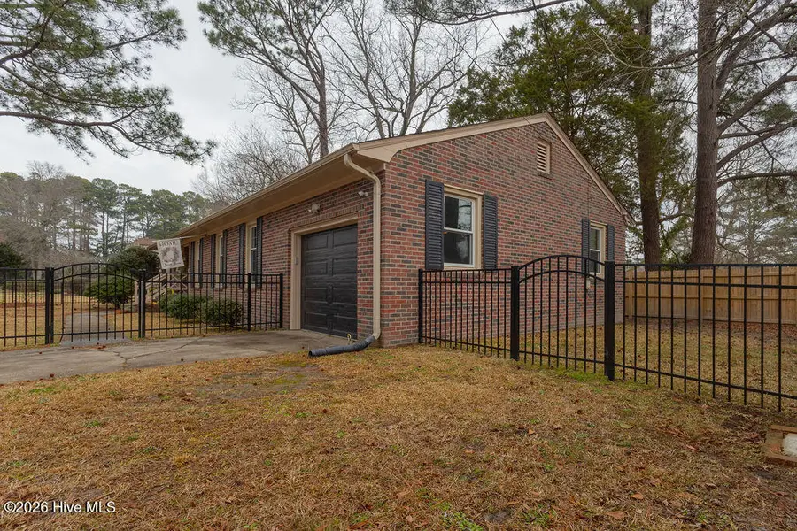 1304 Park Drive, Elizabeth City, NC 27909 - #2