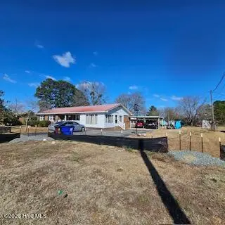 426 N Main Street, Broadway, NC 27505 - #2