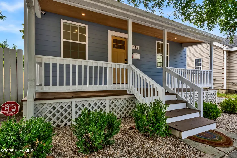 910 Walnut Street, Wilmington, NC 28401 - #2