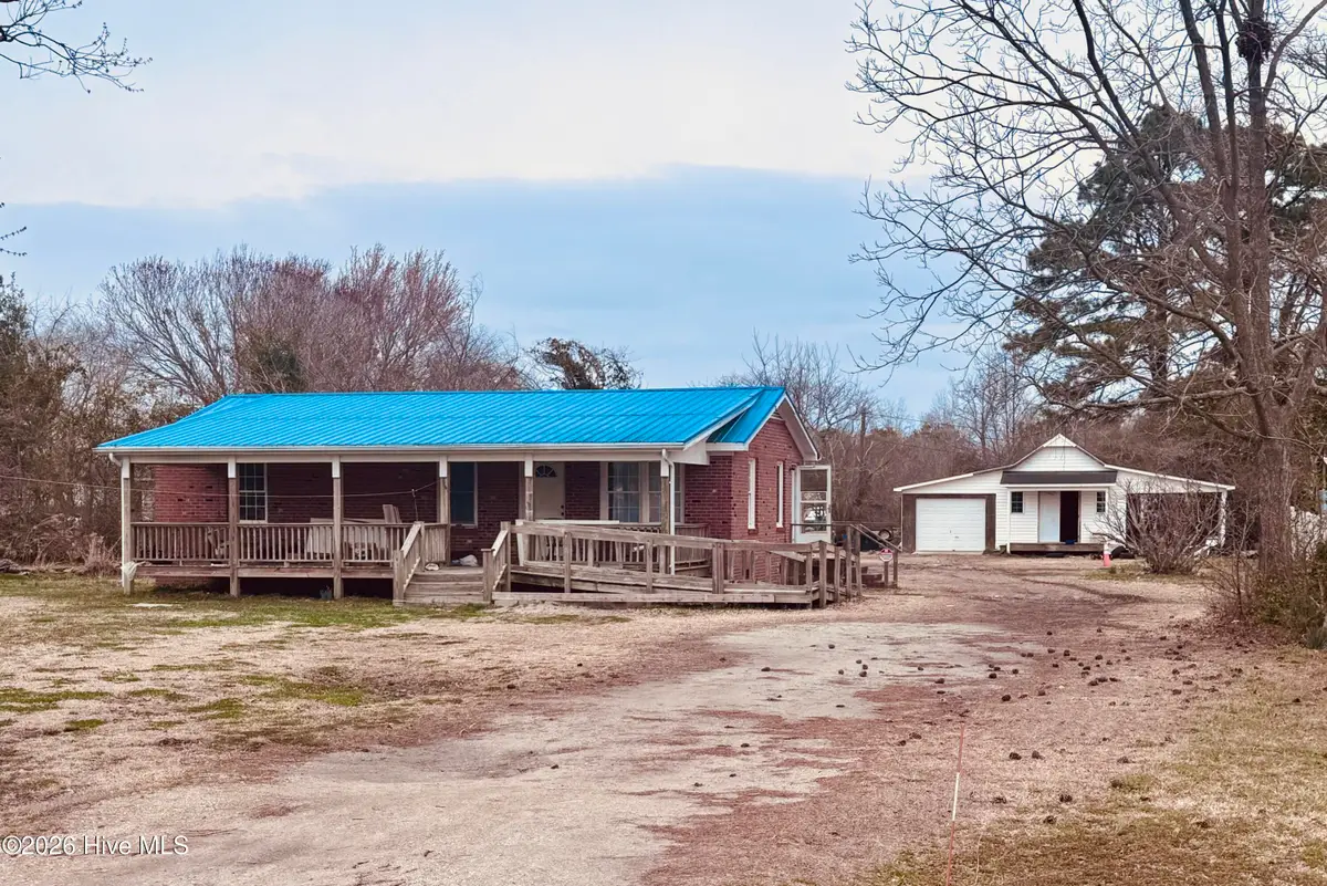 1402 Nine Foot Road, Newport, NC 28570 - #1