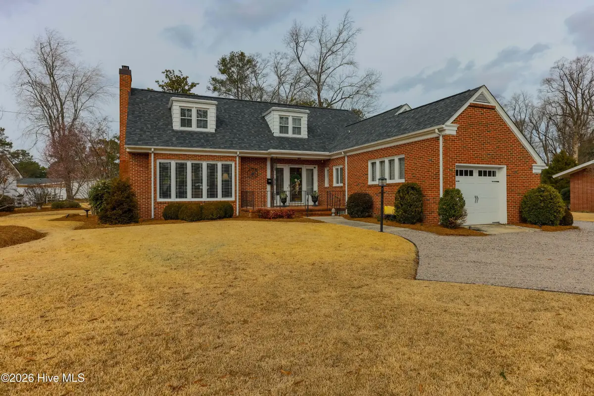 413 E Southerland Street, Wallace, NC 28466 - #1