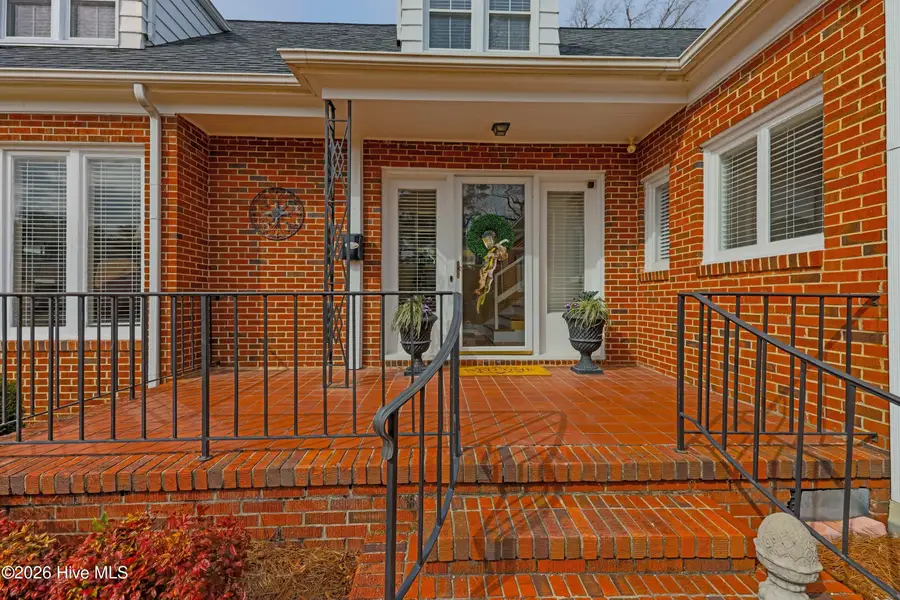 413 E Southerland Street, Wallace, NC 28466 - #3