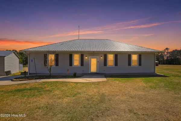 335 Bull Tail Road, Wallace, NC 28466