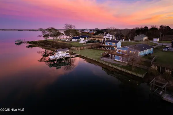 225 Great Neck Hill Road, Hubert, NC 28539