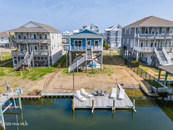 1017 1st Street, Surf City, NC 28445
