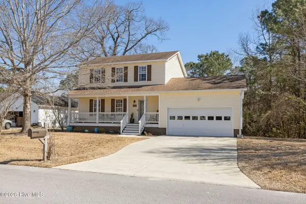 216 Marsh Hen Court, Swansboro, NC 28584