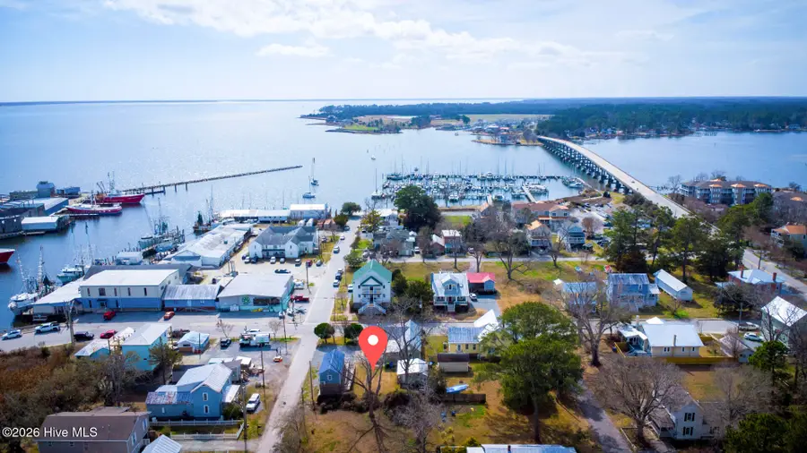 402 Hodges Street, Oriental, NC 28571 - #2