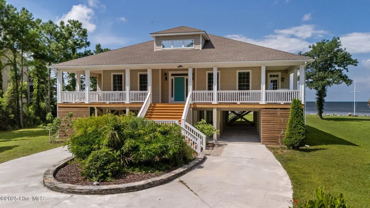 522 Sandy Point Drive, Beaufort, NC 28516 - #1