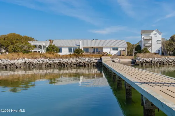 1528 Island Road, Harkers Island, NC 28531