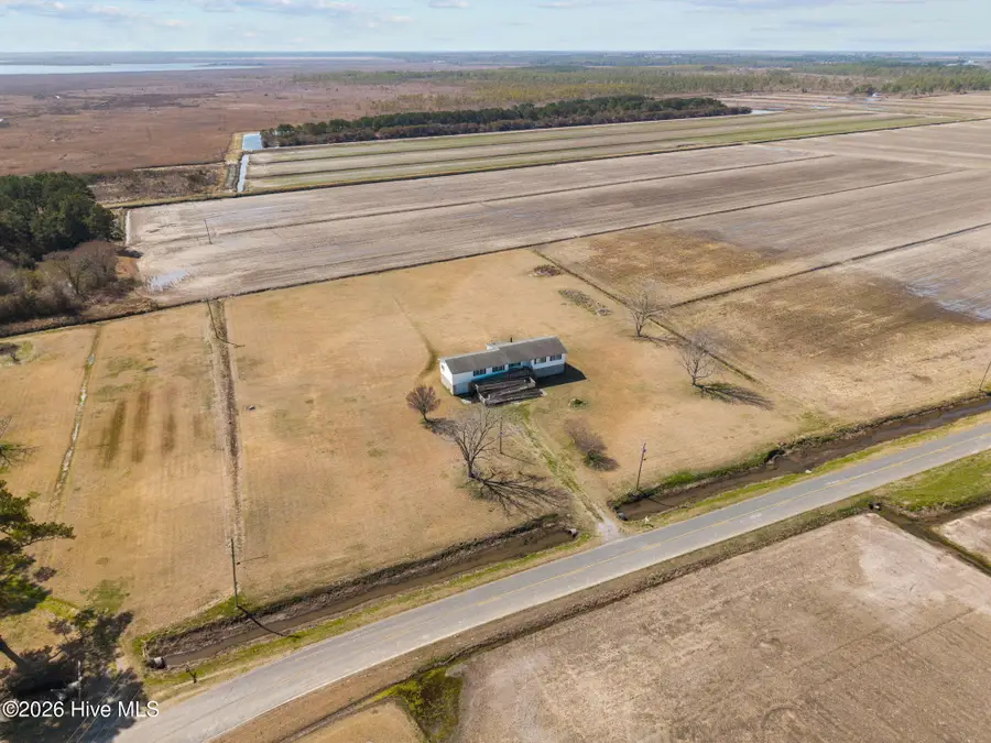 2575 White Plains Road, Engelhard, NC 27824 - #2