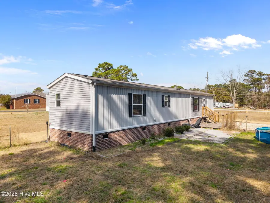 728 James Street, Hubert, NC 28539 - #2