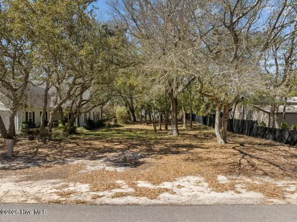 121 SW 13th Street, Oak Island, NC 28465