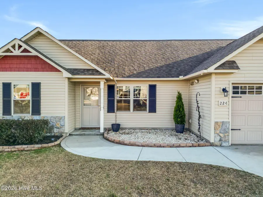 224 Breakwater Drive, Sneads Ferry, NC 28460 - #2