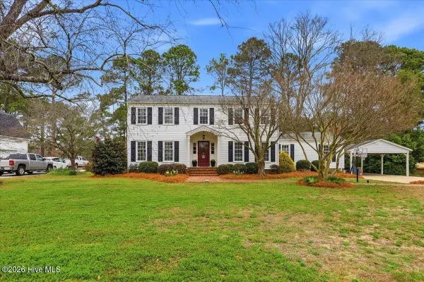 206 Ramblewood Drive, Mount Olive, NC 28365