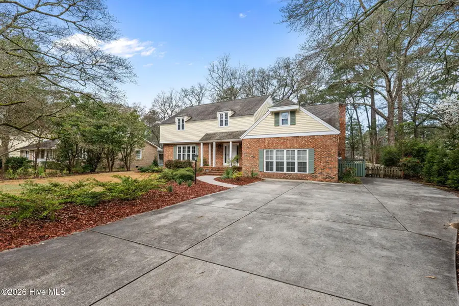 327 Plantation Drive, New Bern, NC 28562 - #2