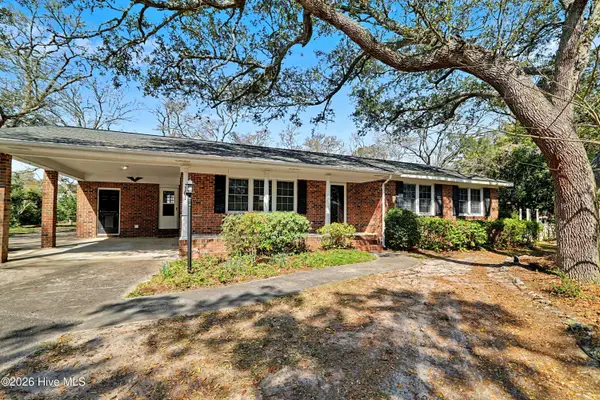 101 NE 40th Street, Oak Island, NC 28465