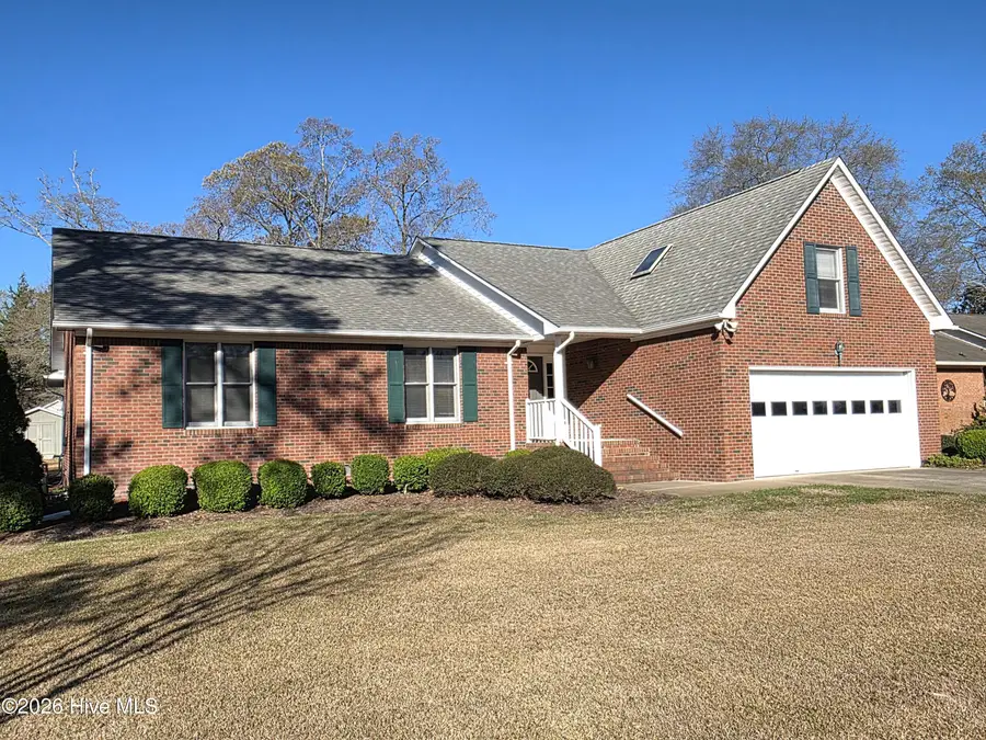 213 Pinewood Drive, New Bern, NC 28562 - #2